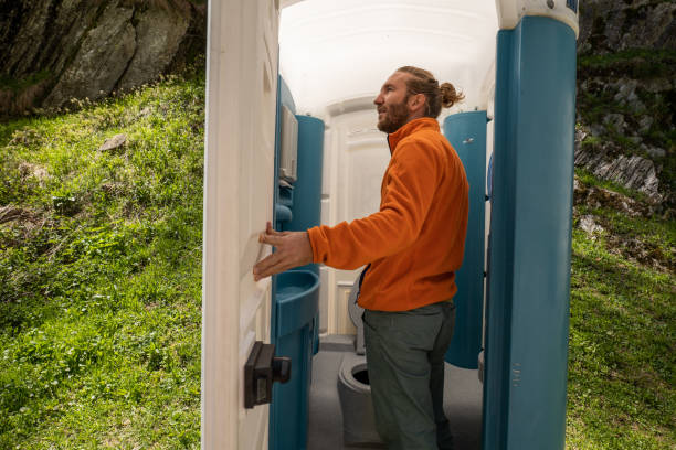 Porta potty delivery and setup in Belding, MI